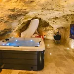 La Grotte Fleurie - Classe 5 Etoiles Mussidan