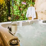 La Grotte Fleurie - Classe 5 Etoiles *