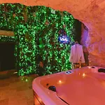 La Grotte Fleurie - Classe 5 Etoiles Prázdninový dům Mussidan