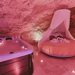 La Grotte Fleurie - Classe 5 Etoiles Mussidan