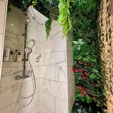 La Grotte Fleurie - Classe 5 Etoiles *