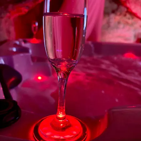 La Grotte Fleurie - Classe 5 Etoiles *