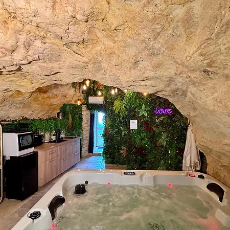 La Grotte Fleurie - Classe 5 Etoiles