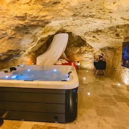 La Grotte Fleurie - Classe 5 Etoiles Mussidan