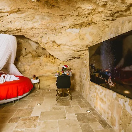 La Grotte Fleurie - Classe 5 Etoiles Mussidan