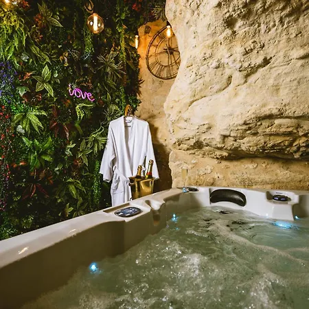 Holiday home La Grotte Fleurie - Classee 5 Etoiles