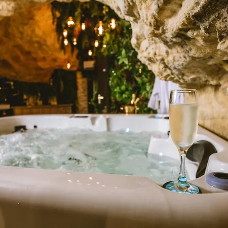 La Grotte Fleurie - Classe 5 Etoiles * Mussidan