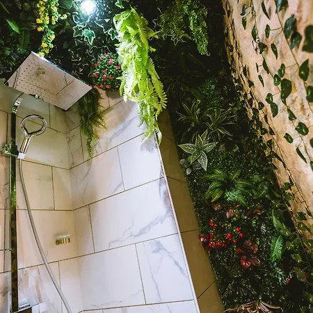 La Grotte Fleurie - Classe 5 Etoiles