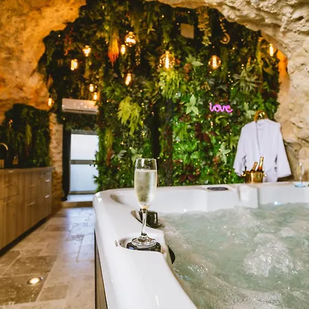 La Grotte Fleurie - Classe 5 Etoiles Mussidan