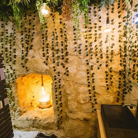 La Grotte Fleurie - Classe 5 Etoiles *