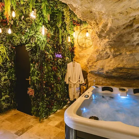 La Grotte Fleurie - Classee 5 Etoiles