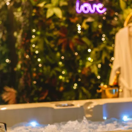 La Grotte Fleurie - Classe 5 Etoiles Prázdninový dům Mussidan