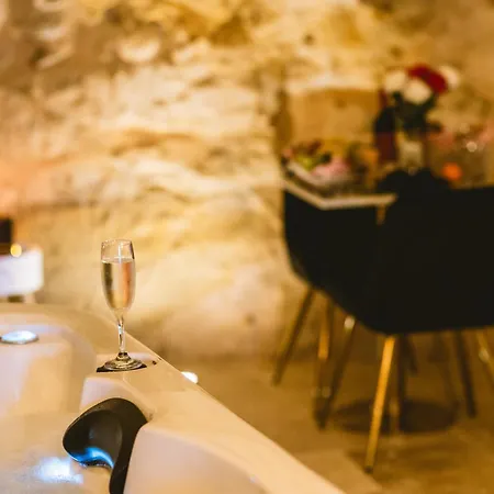 La Grotte Fleurie - Classe 5 Etoiles Holiday home