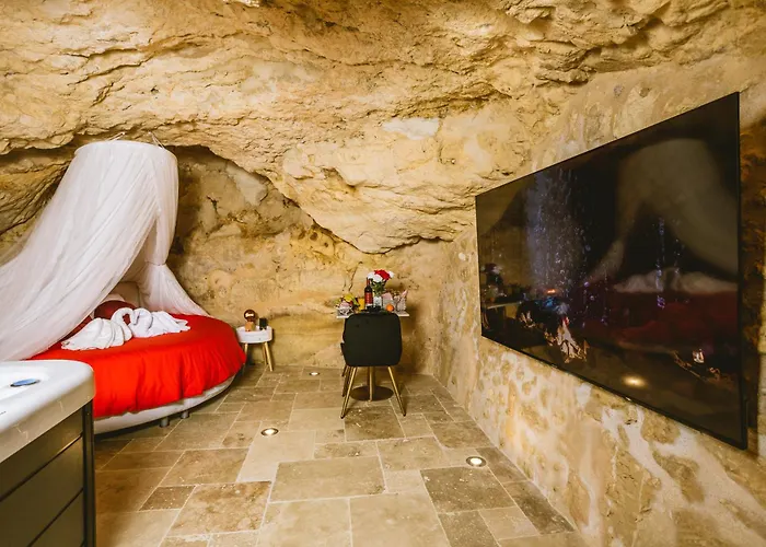 La Grotte Fleurie - Classe 5 Etoiles Mussidan