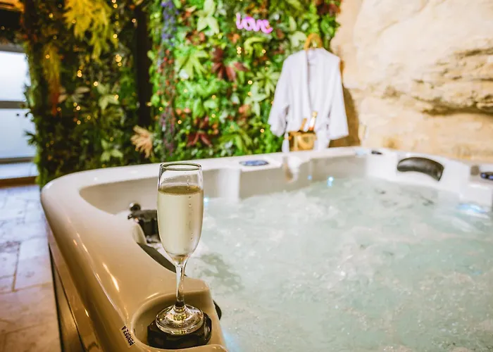 La Grotte Fleurie - Classe 5 Etoiles *