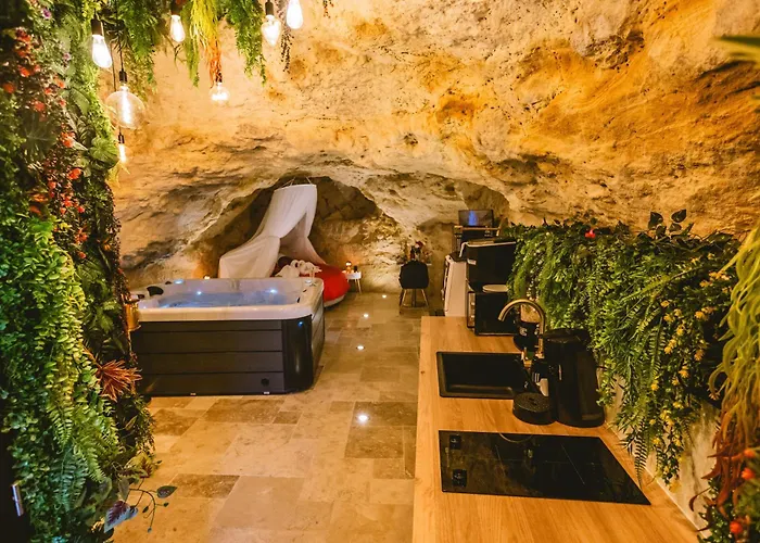 La Grotte Fleurie - Classe 5 Etoiles Mussidan