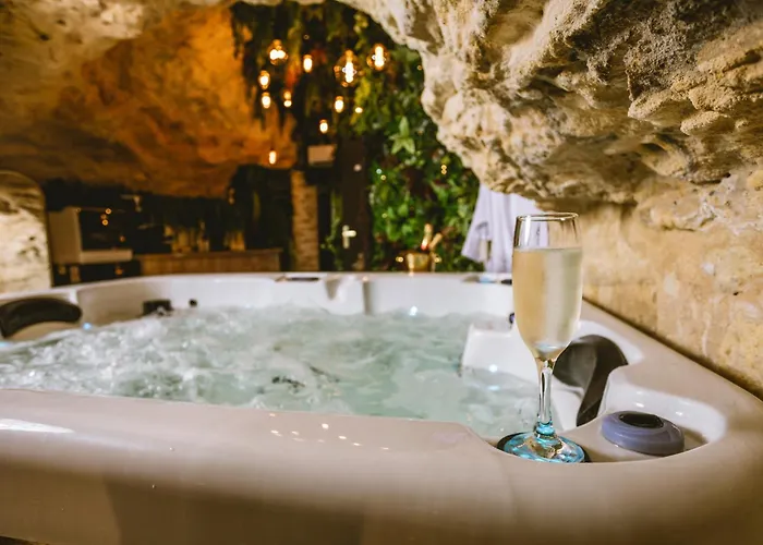 La Grotte Fleurie - Classe 5 Etoiles * Mussidan