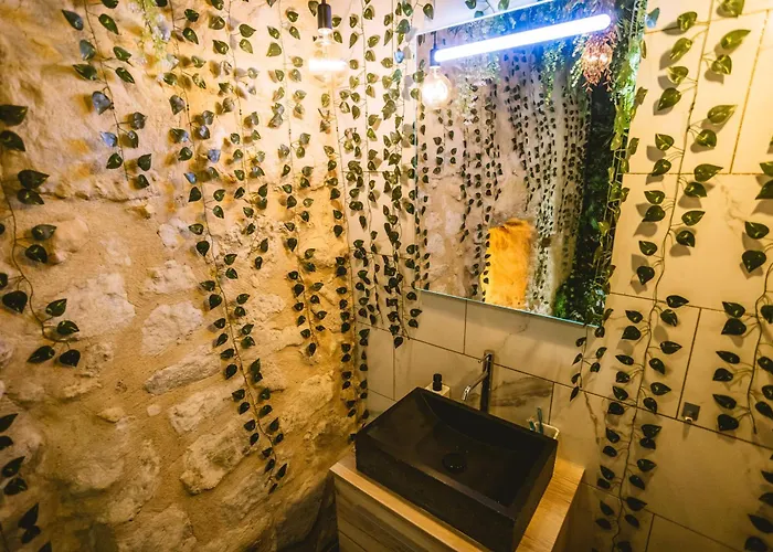 La Grotte Fleurie - Classe 5 Etoiles Ferienhaus Mussidan