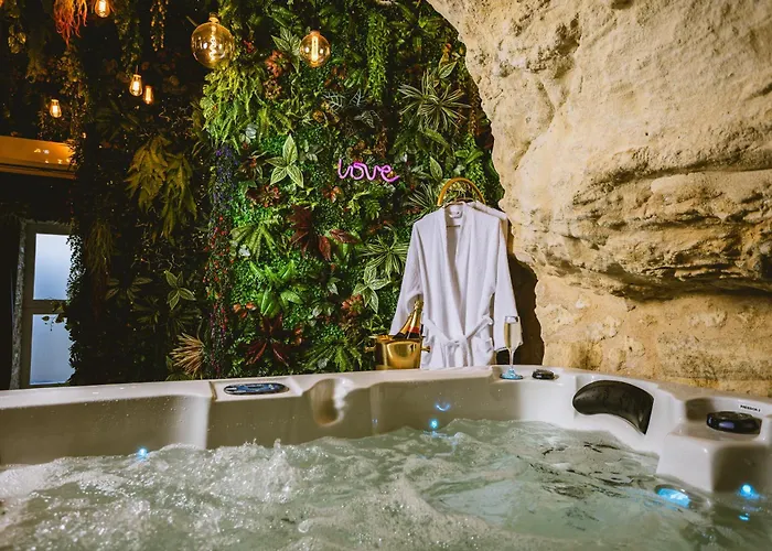 La Grotte Fleurie - Classe 5 Etoiles * Mussidan