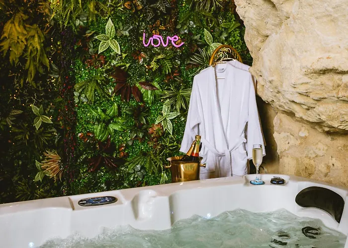 La Grotte Fleurie - Classe 5 Etoiles Mussidan