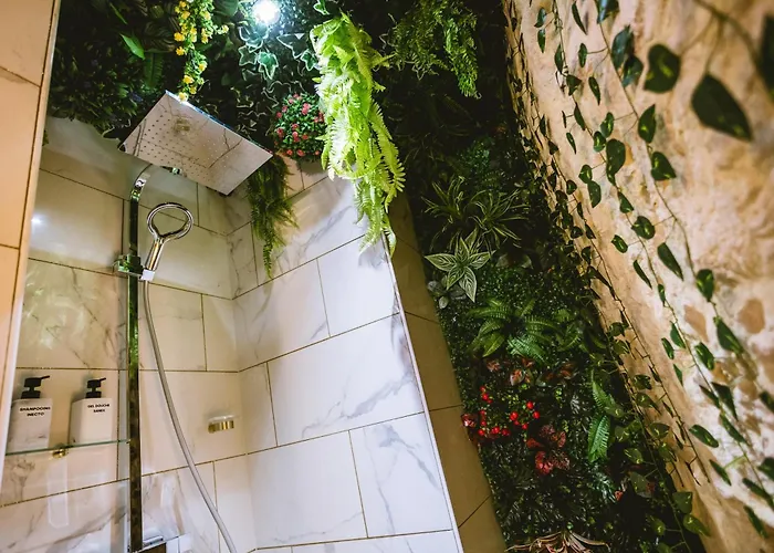 La Grotte Fleurie - Classe 5 Etoiles